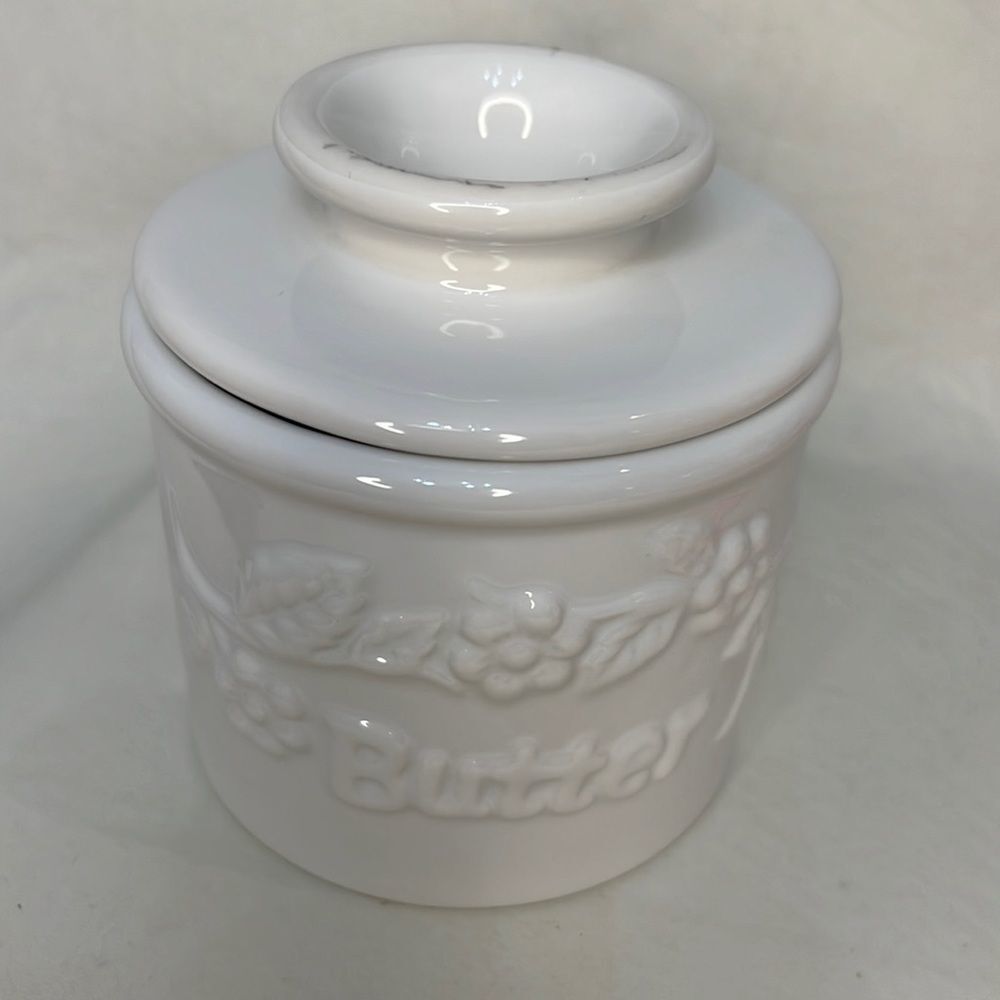Butter Bell White Crock 1997 Beurre 12 Oz 3 3/4 Round 4 In Tall Ceramic French
